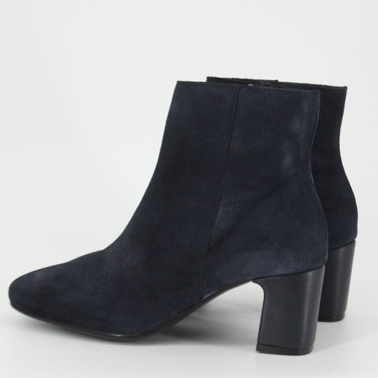 Gerry Mc Guires SIERRA Navy Suede Ankle Boots