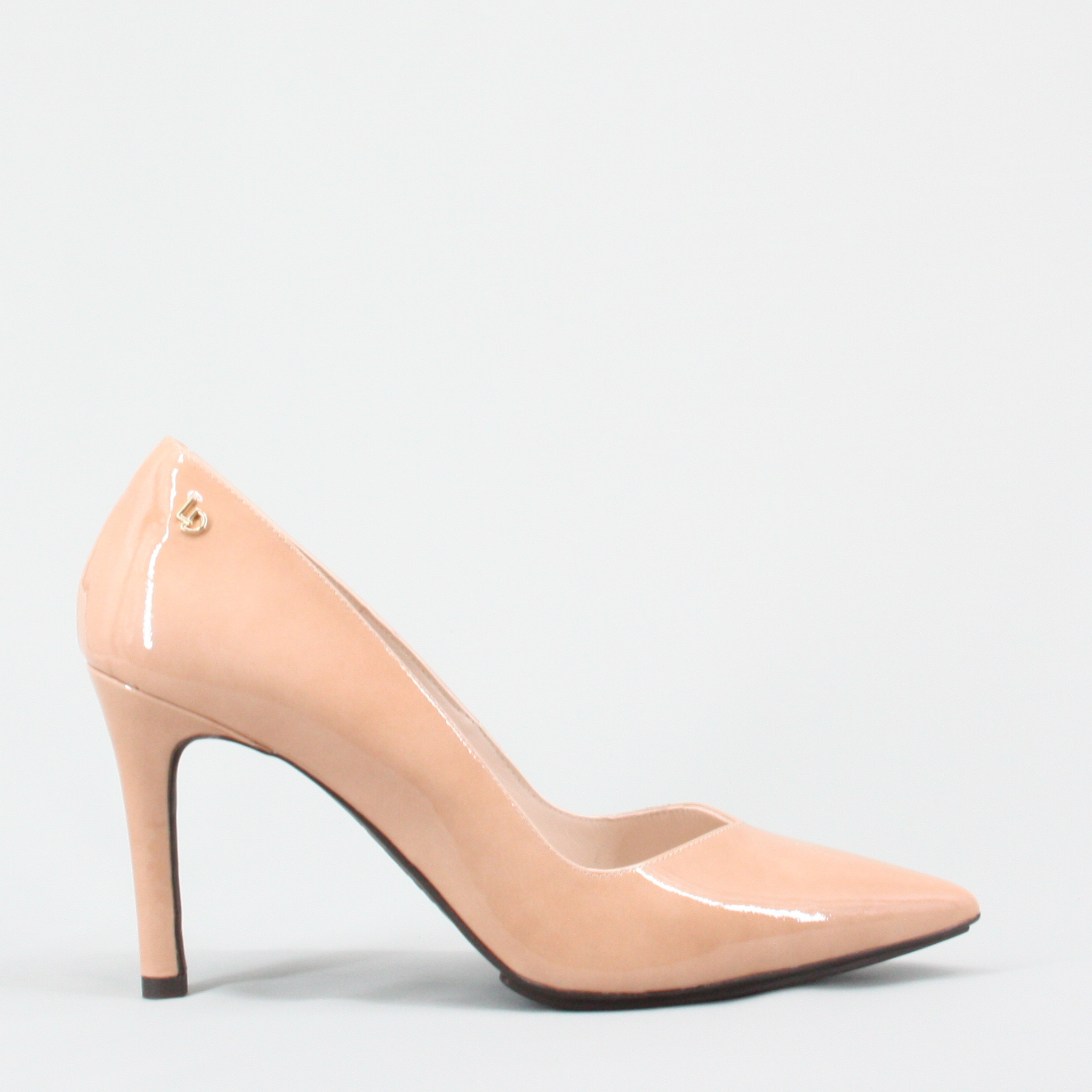 Nude patent sales leather shoes