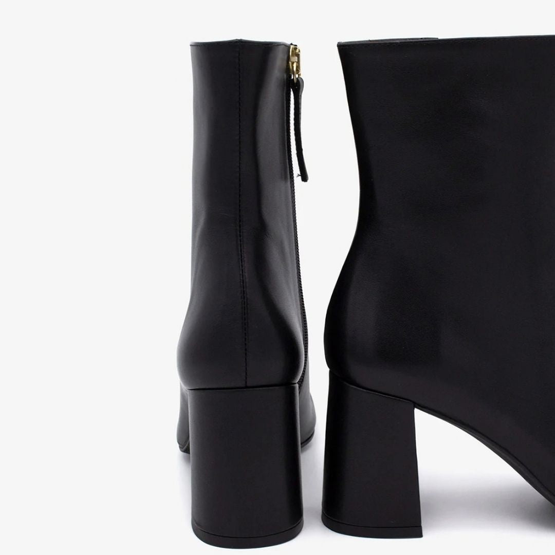 Angel Alarcon DRIMIA Black Leather Ankle Boots