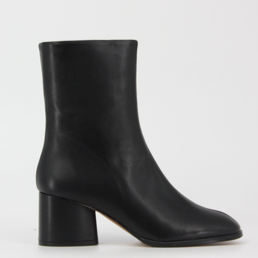 Dansi DOLLY Black Leather Ankle Boots