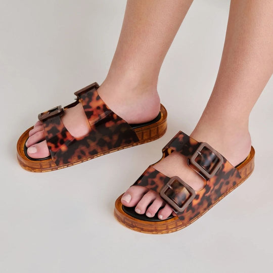 FÓGRA Dolce Vita Traenálaithe Suede Crimson