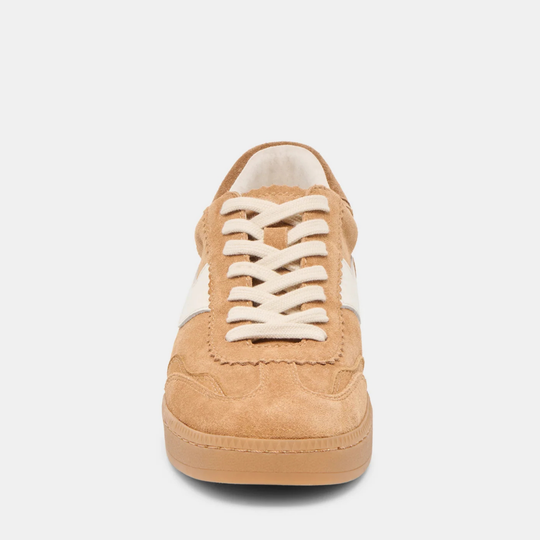 FÓGRA Dolce Vita Traenálaithe Suede Crimson