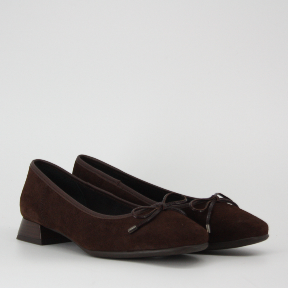 Gerry McGuire's CLAUDINE Brown Suede Pumps