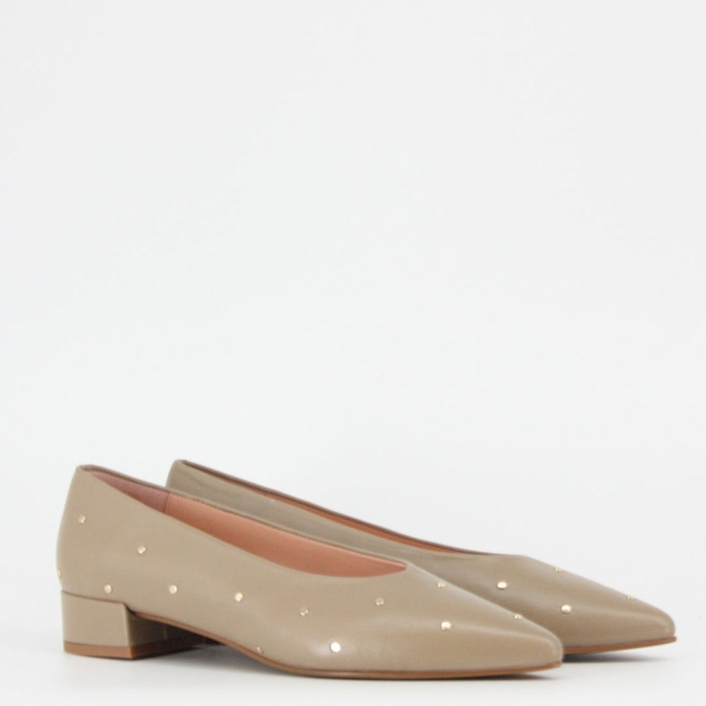 Gerry Mc Guire's KAISER Taupe Studded Pump
