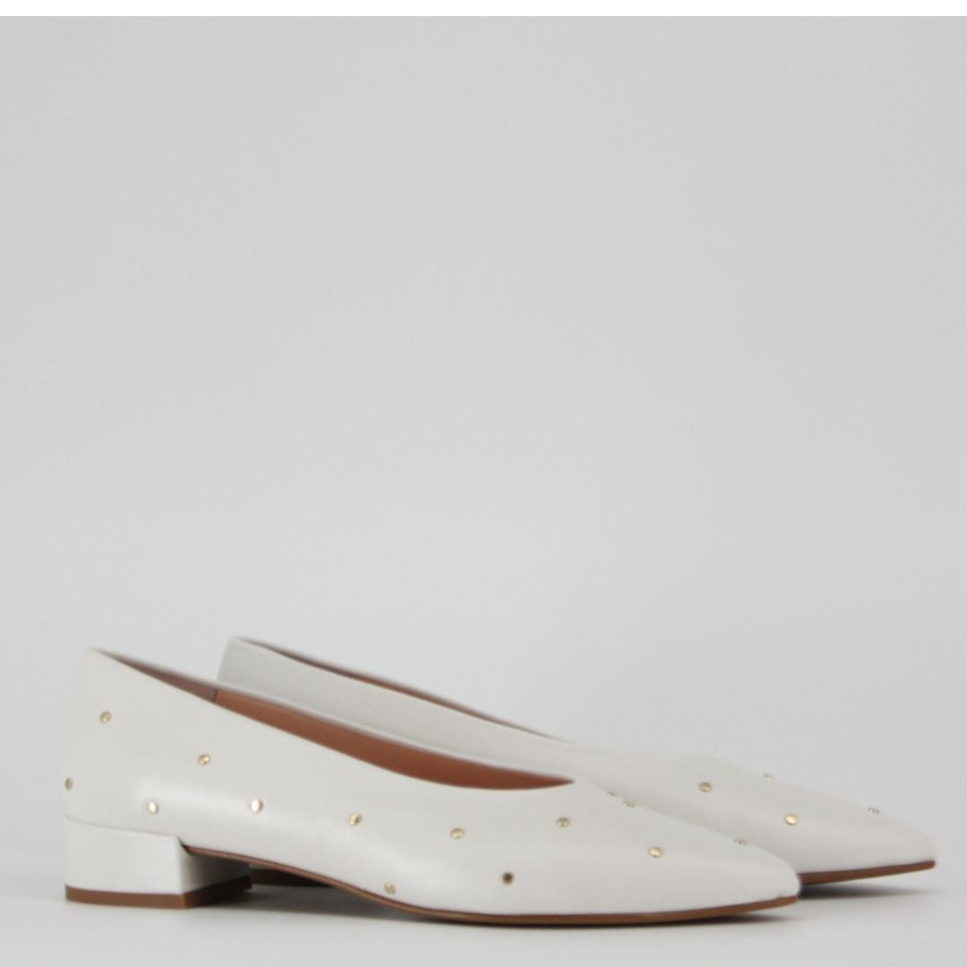 Gerry Mc Guire's KAISER White Studded Pump