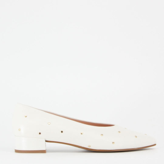 Gerry Mc Guire's KAISER White Studded Pump