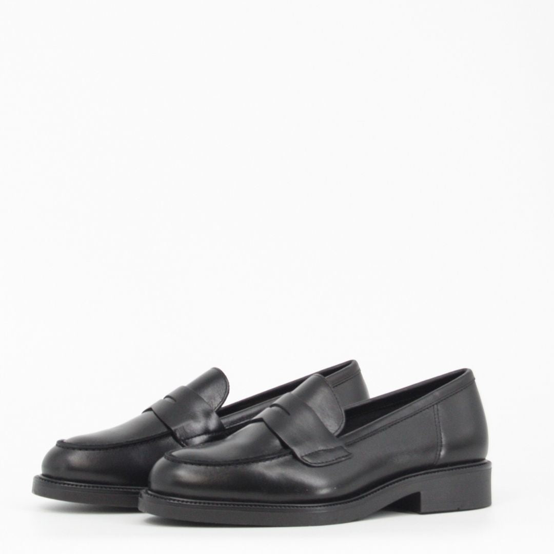 Gerry Mc Guire's PENNY Black Leather Loafer
