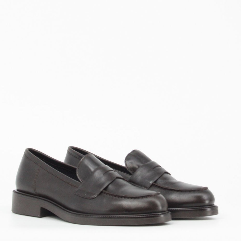 Gerry Mc Guire's PENNY Chocolate Leather Loafer