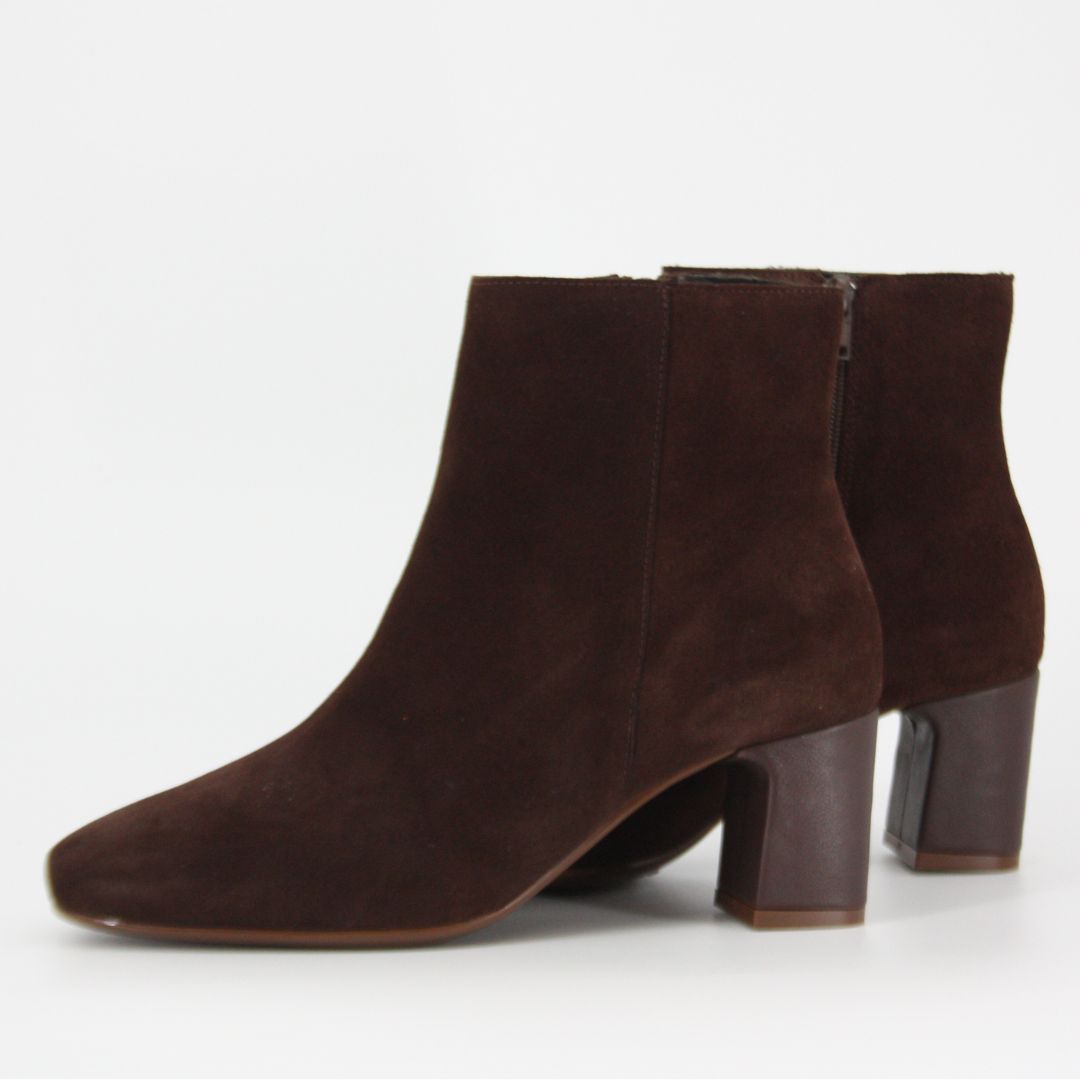 Gerry Mc Guires SIERRA Brown Suede Ankle Boots