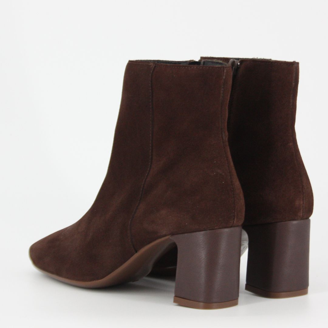 Gerry Mc Guires SIERRA Brown Suede Ankle Boots
