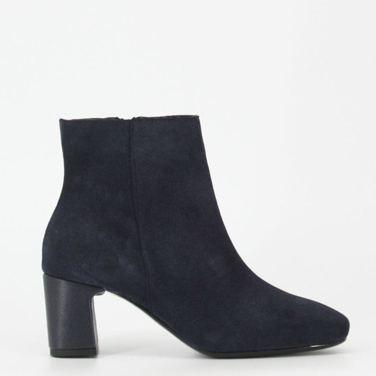 Gerry Mc Guires SIERRA Navy Suede Ankle Boots