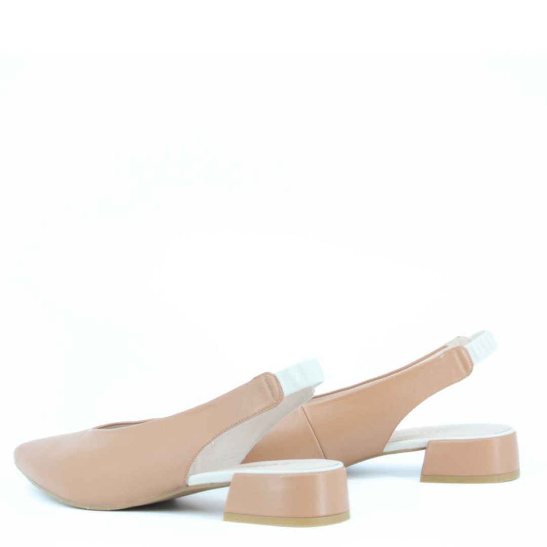 Lodi AMARIE Beige Flat Pumps