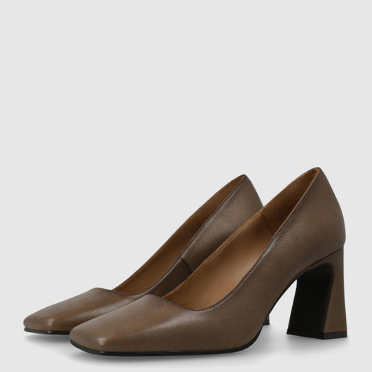 Lodi ELEIS Taupe Leather Pumps