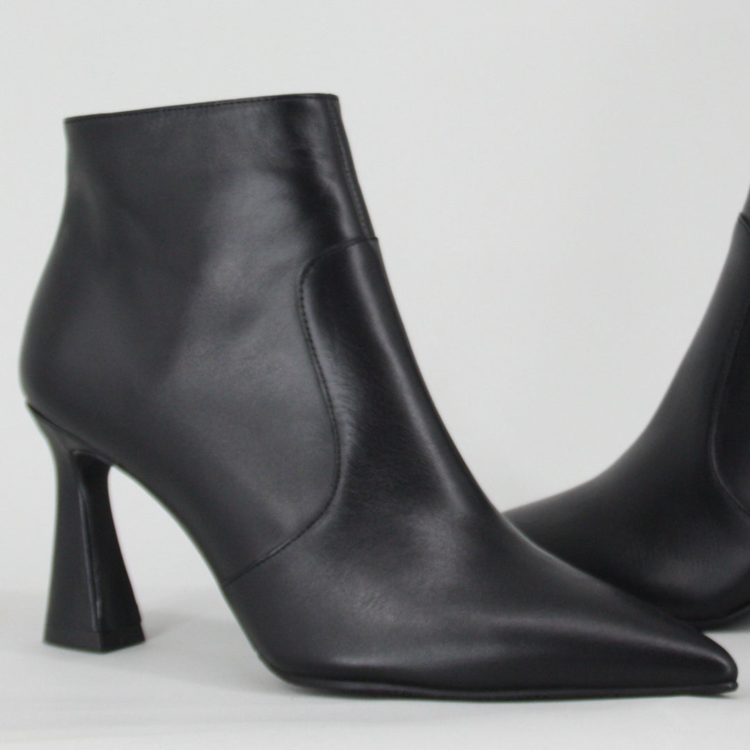 Lodi RETIS Black Leather Ankle Boots