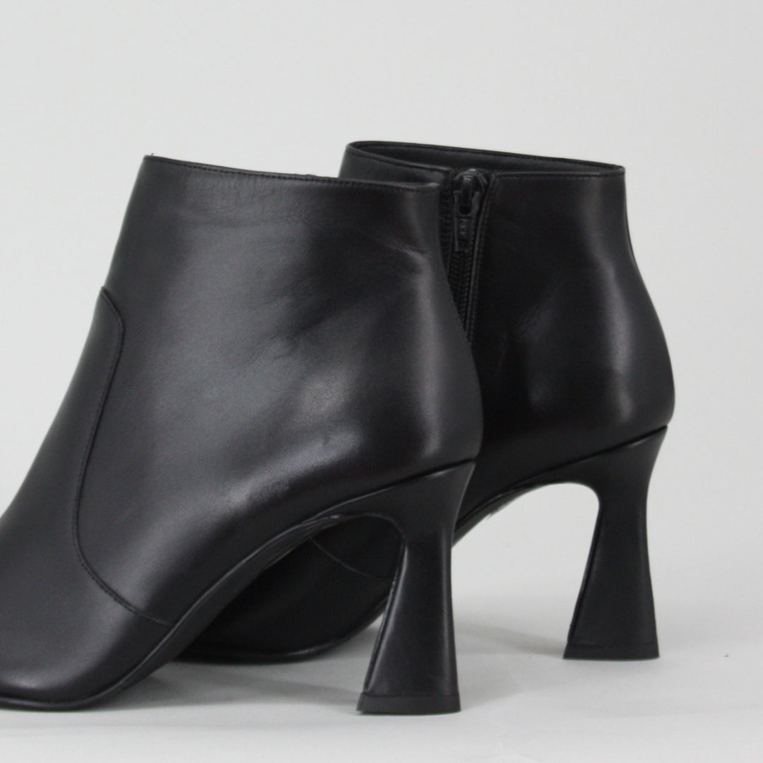 Lodi RETIS Black Leather Ankle Boots