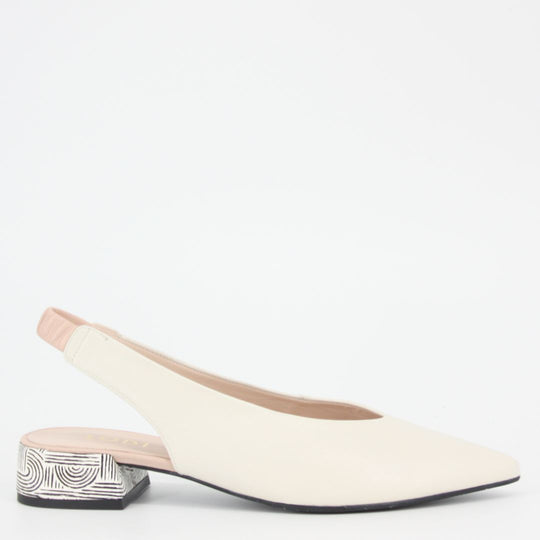 Lodi AMARIE White Flat Pumps