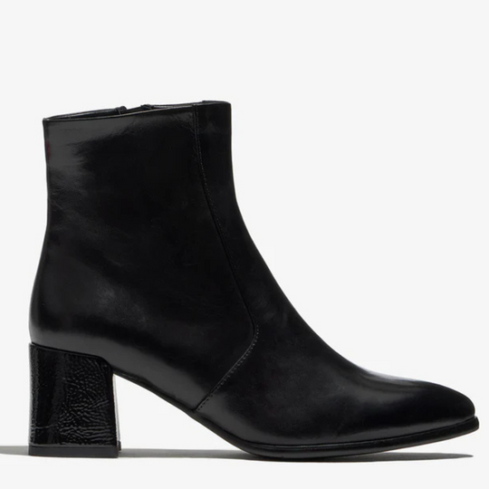 Regarde Le Ciel MILLIE Black Leather Ankle Boots