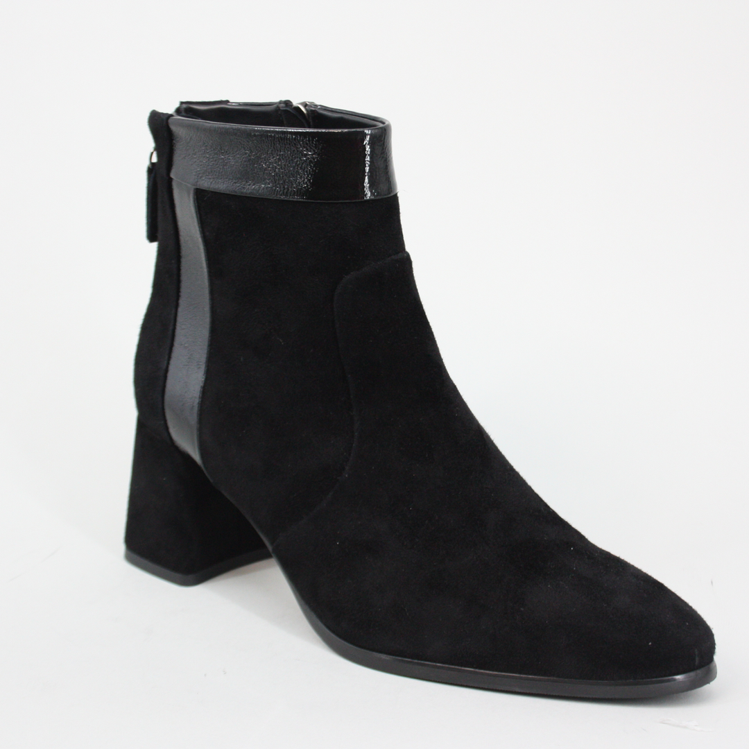 Regarde Le Ciel MILLIE Black Suede Ankle Boots