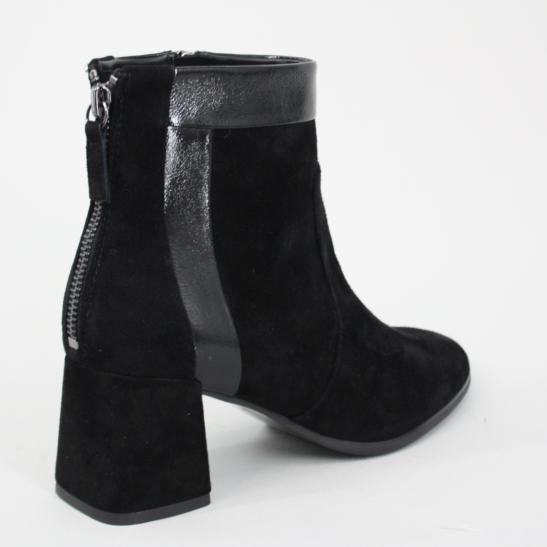 Regarde Le Ciel MILLIE Black Suede Ankle Boots