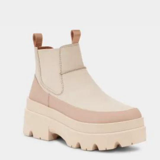 UGG BRISBANE Chelsea Boots In Sea Salt