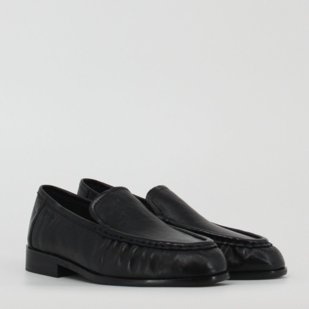 YOKONO ISADORA Black Loafers